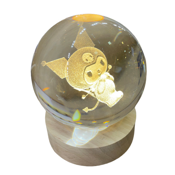 Esfera de Cristal 3D Kuromi con Base de Madera USB - Luz LED